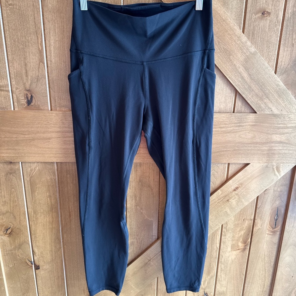 Size 10, women’s Lululemon black align leggings